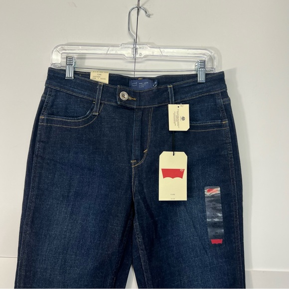 NWT Levi’s Demi Curve Classic Flare Dark Wash Denim Jeans Size 8 - Picture 11 of 13